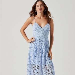 Periwinkle Astr Lace A Line Midi Dress. Worn 1x as a bridesmaid in a wedding.